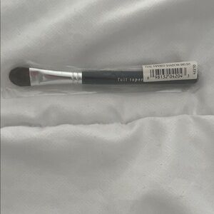 bareMinerals Tapered Shadow Brush - Black and Silver